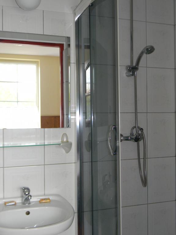 Prohibicja Peter'S Pub Motel Mikolajki  Room photo