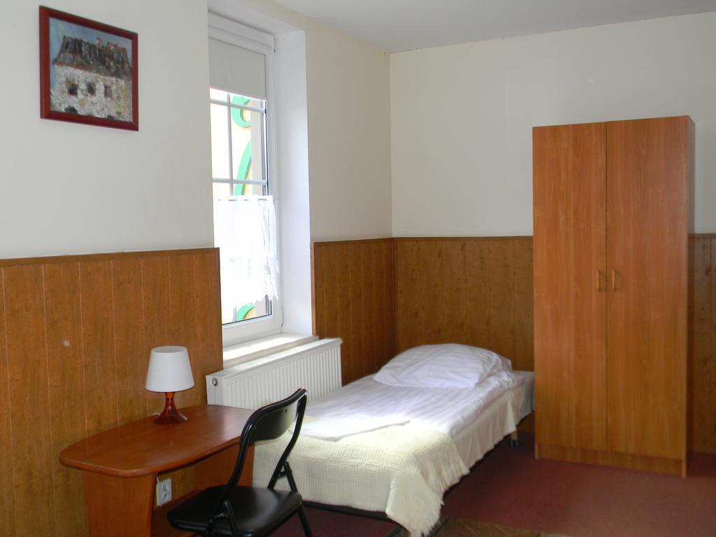Prohibicja Peter'S Pub Motel Mikolajki  Room photo